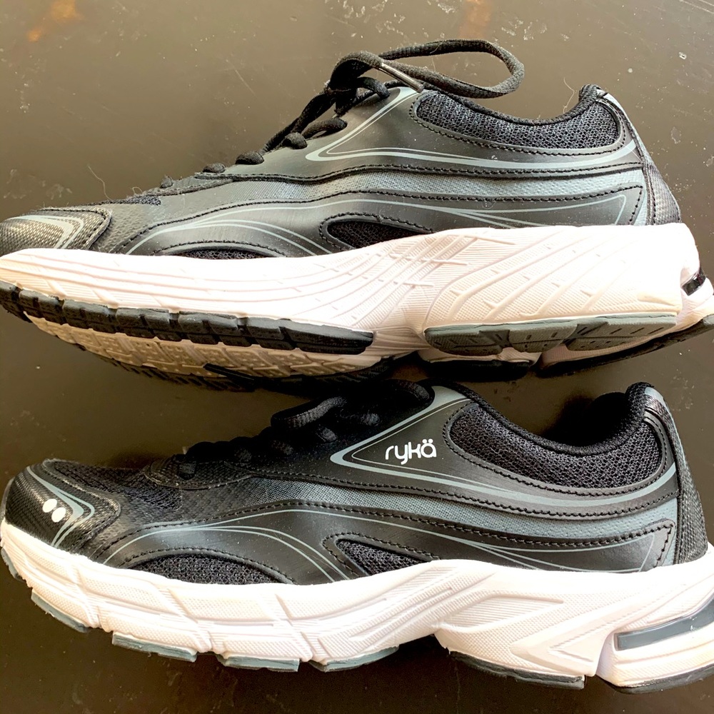 Ryka tennis shoes 8.5